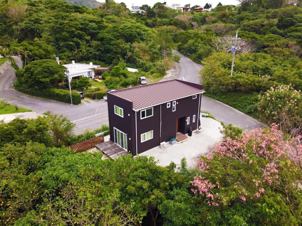 Irie House Motobu Villa Exterior photo